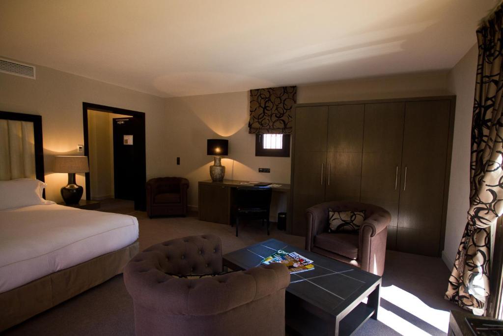 Le Daya Hotel & Spa - Boutique Hotel Roquebrune-sur-Argens Quarto foto